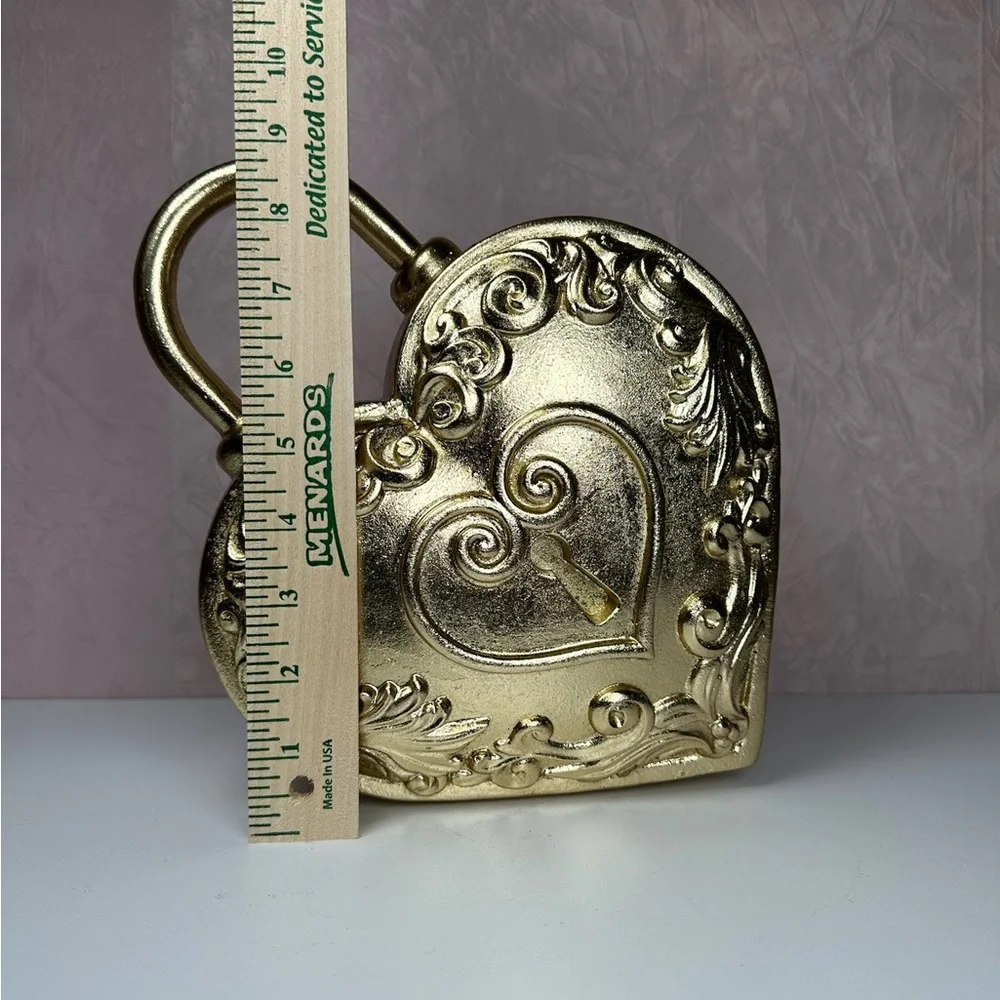 Ornate Heart-Shaped Decorative Padlock in Gold